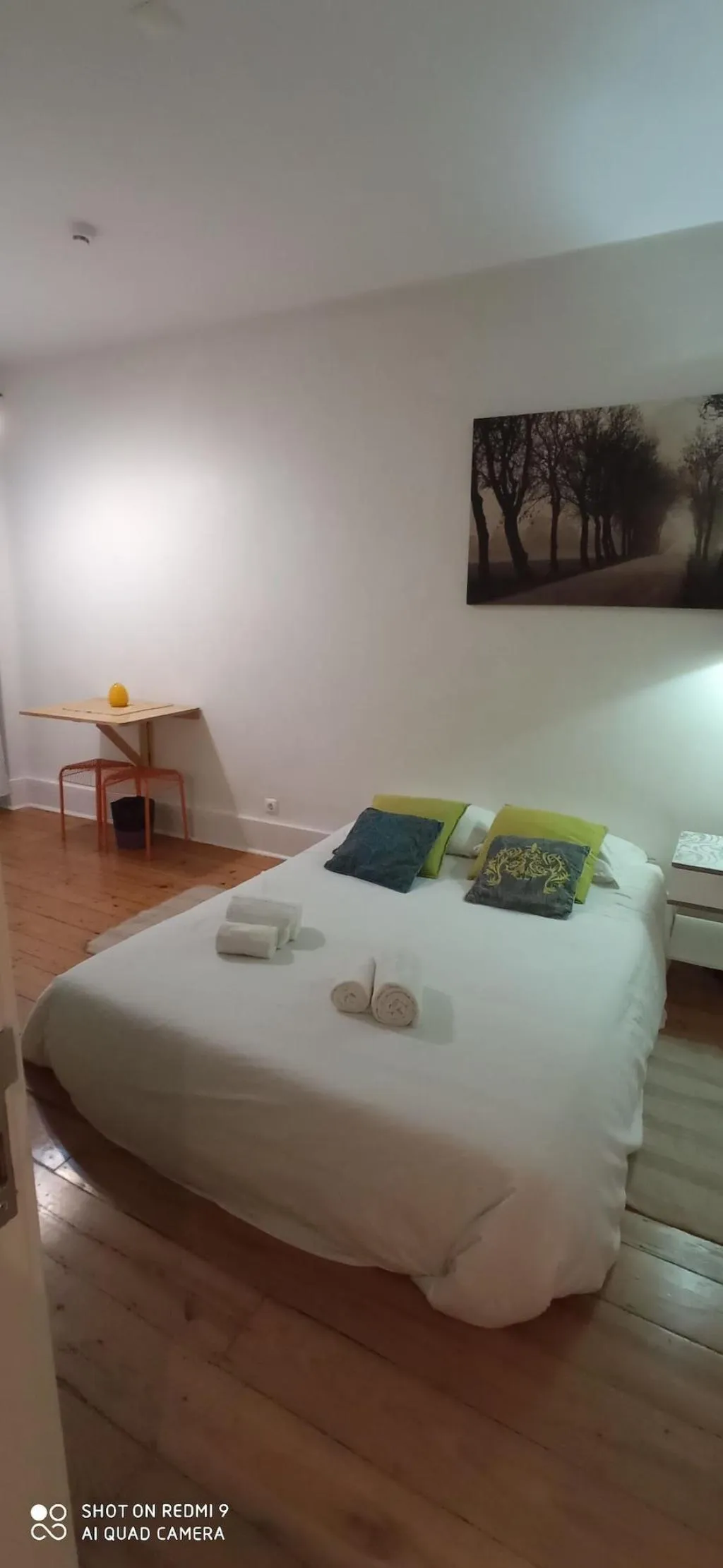 Room, Happy @ Chiado, Lisbon