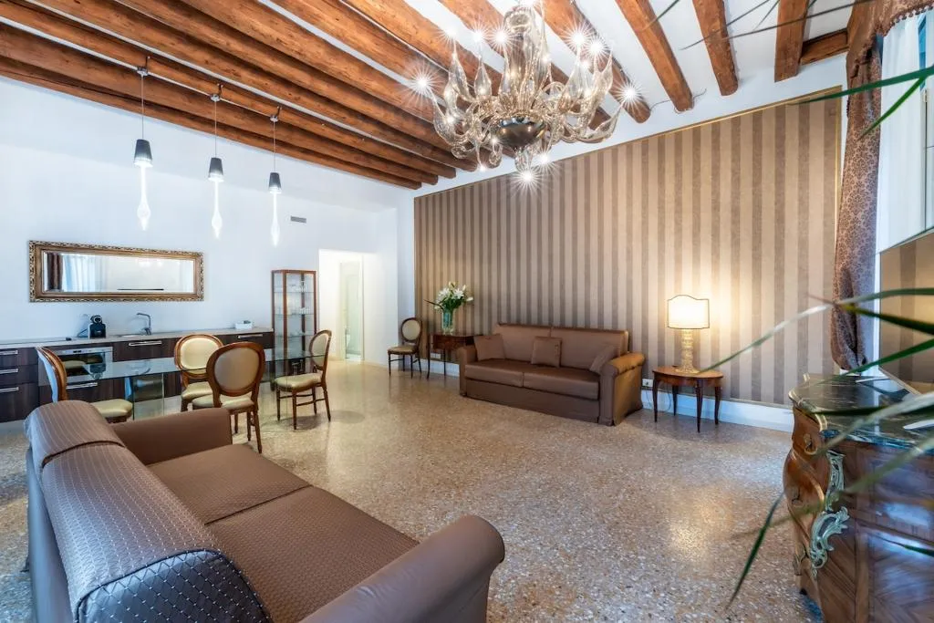 APARTMENT DELUXE CAPACITY 4 Room, San Teodoro Palace  - Luxury Apartments, Venice