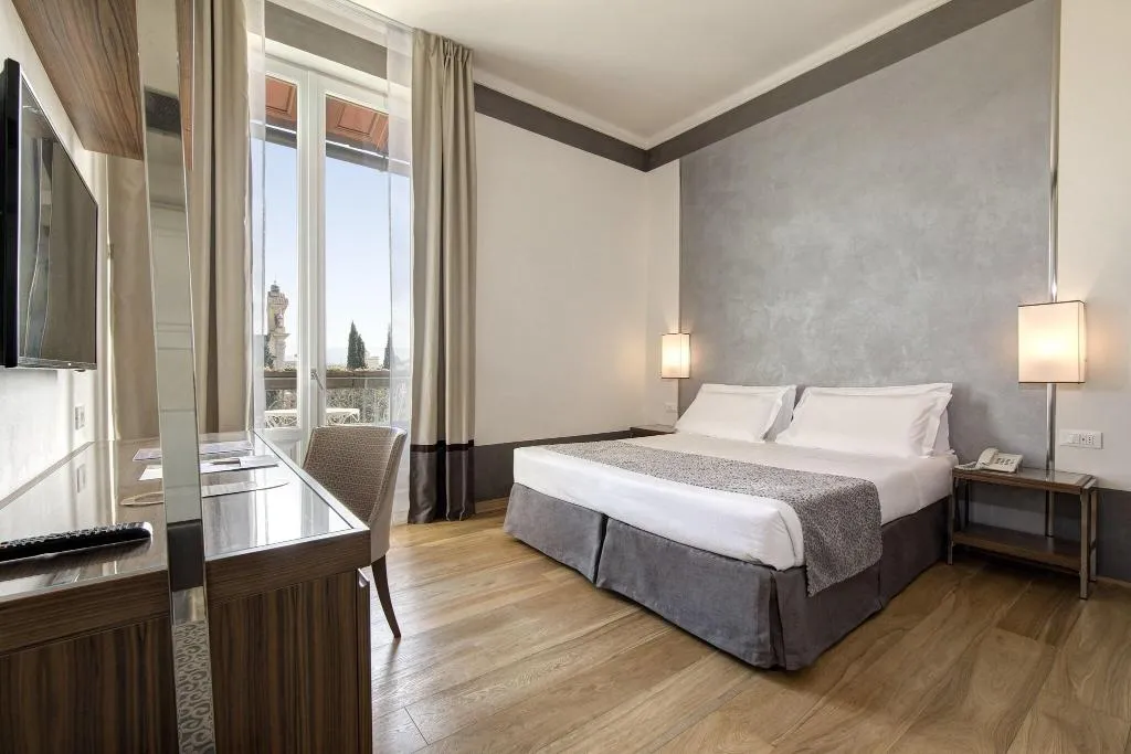 DOUBLE SUPERIOR QUEEN BED Room, Orto de Medici, Florence