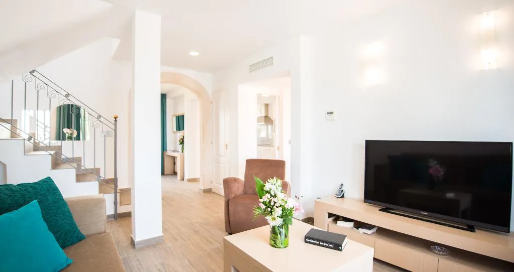 VILLA THREE BEDROOMS Room, Ona Aucanada, Majorca