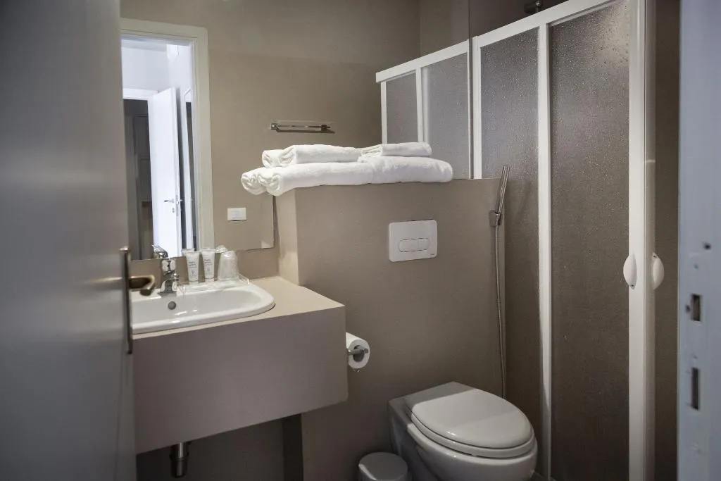 TWIN STANDARD Room, Plus Florence, Florence