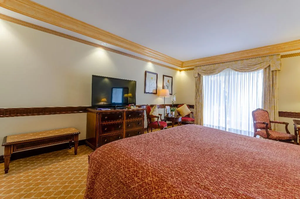 Double or Twin RIVER VIEW Room, Olissippo Lapa Palace, Lisbon