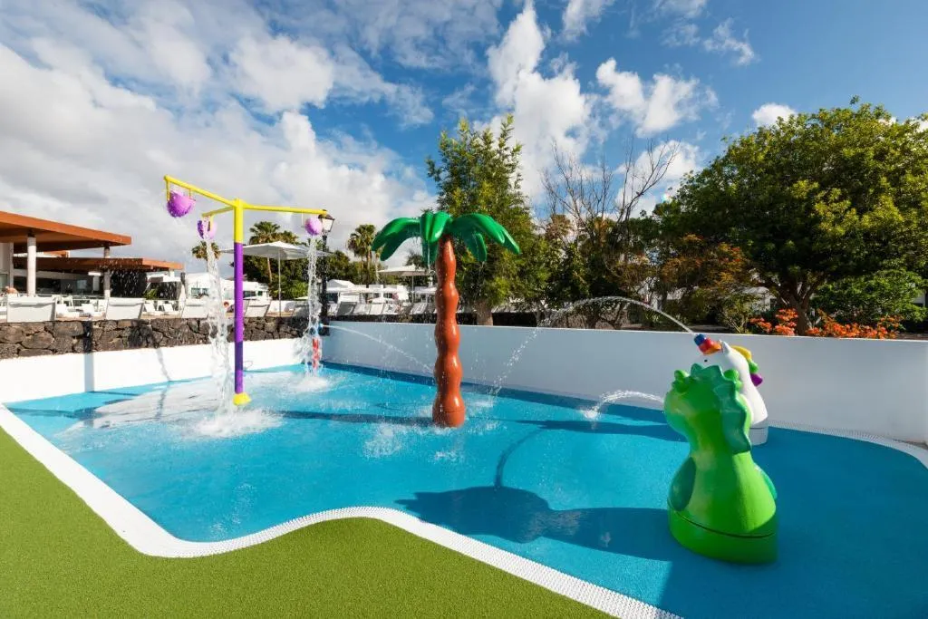 Pool, Hyde Park Lane, Lanzarote