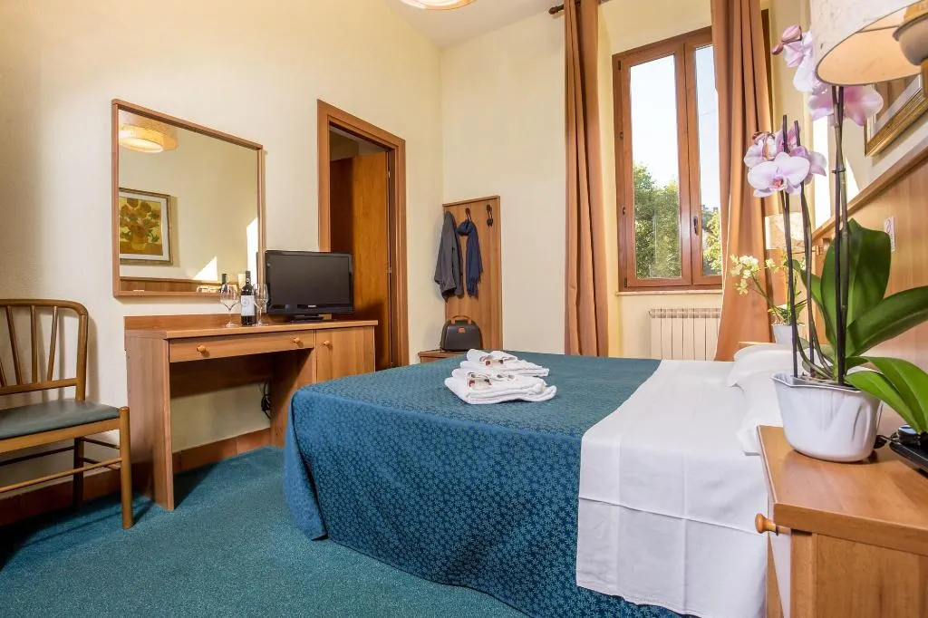 Room, Trastevere, Rome