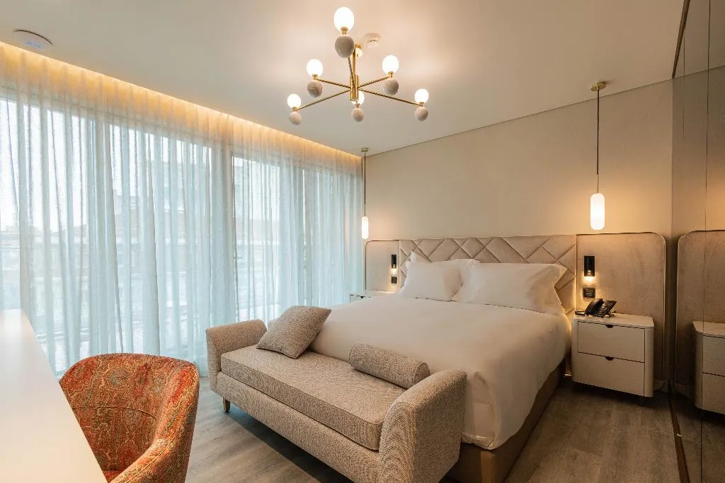 SUITE TWO BEDROOMS Room, Luster Hotel, Lisbon