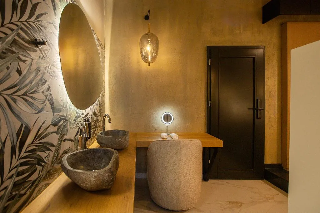 SUITE KING BED WITH JACUZZI Room, Santo Mangata Boutique Hotel & Spa, Santorini