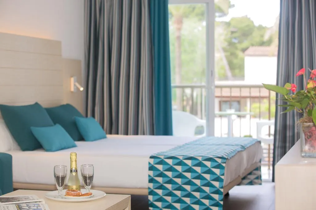 JUNIOR SUITE CAPACITY 4 Room, Hotel Luxor, Majorca