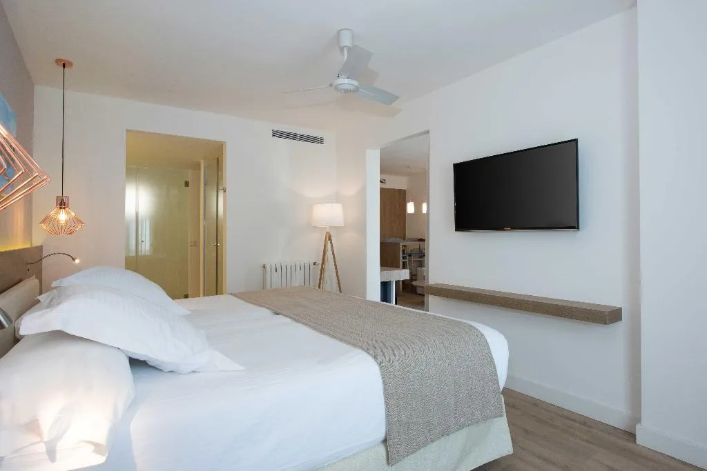 JUNIOR SUITE CAPACITY 3 Room, Valentin Somni Hotel and Suites, Majorca