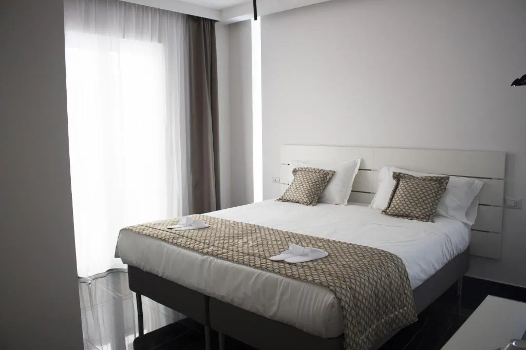 Room, Hotel Fiorentina, Naples
