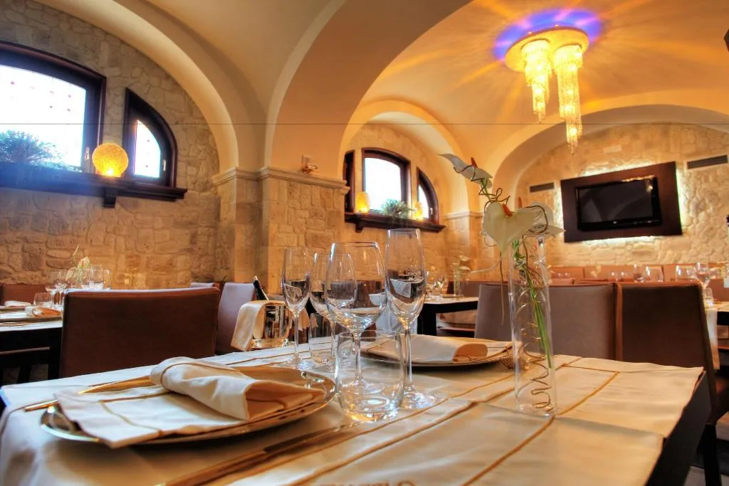 Restaurant, Hotel Cenacolo, Naples