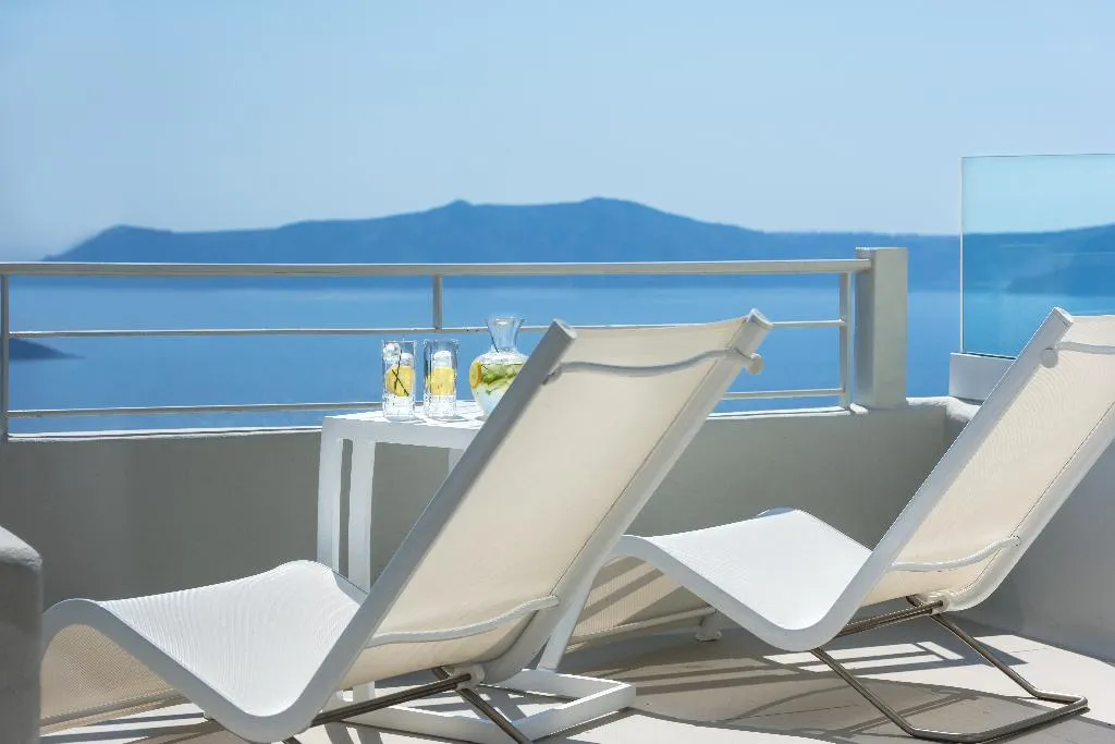 SUITE WITH JACUZZI WITH VIEWS Room, Nefeles Luxury Suites, Santorini