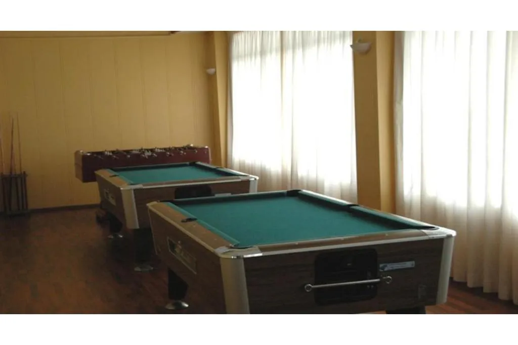 Sports and Entertainment, Santa Monica, Costa Dorada