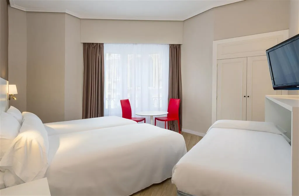 Room, Zel Madrid, Madrid