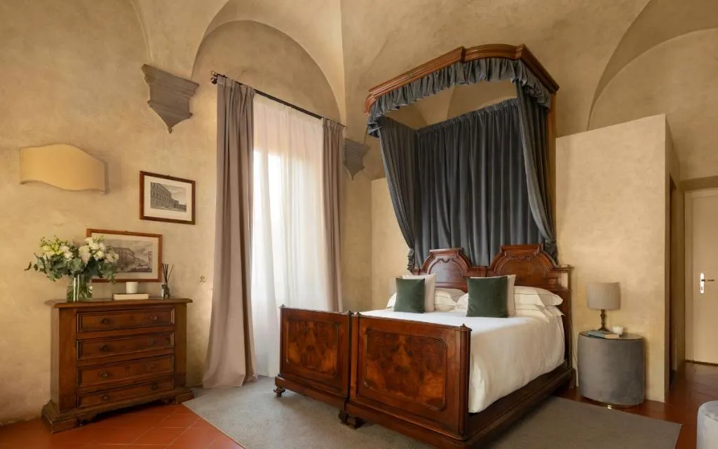 DOUBLE DELUXE Room, Loggiato Dei Serviti, Florence