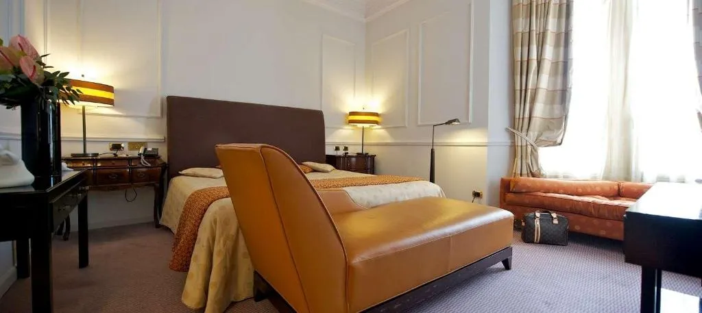 Room, Grand Visconti Palace, Milan