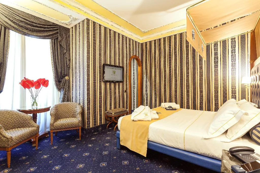 TRIPLE DELUXE Room, Hotel Manfredi Suite In Rome, Rome
