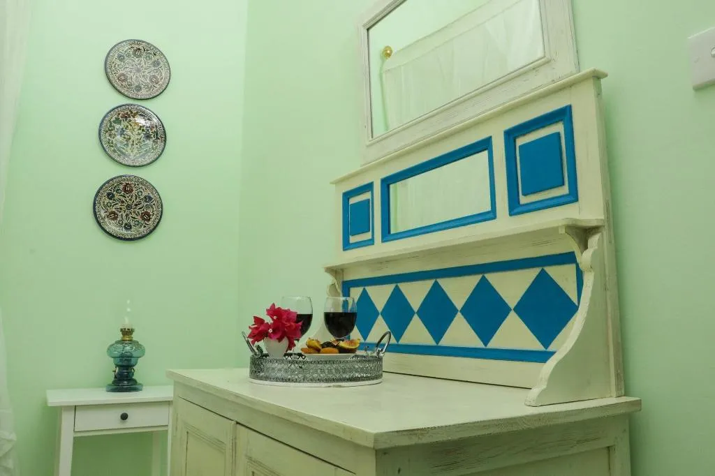 Room, To Konatzi Tis Marikkas Tzie Tou Yianni, Cyprus