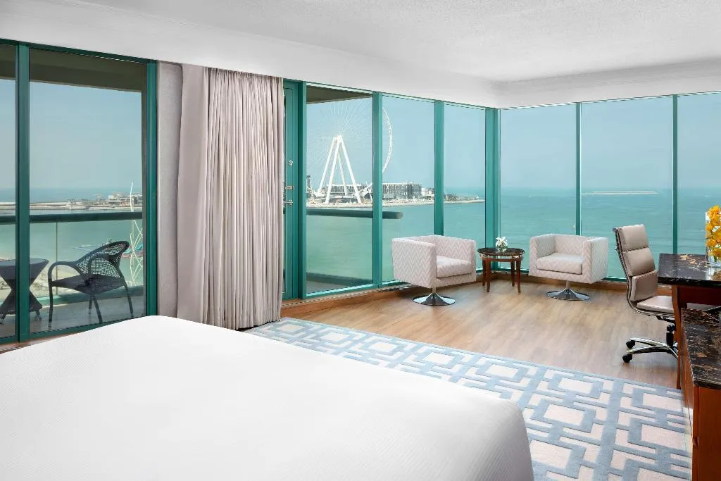 SUITE WITH VIEWS Room, Hilton Dubai Jumeirah, Dubai