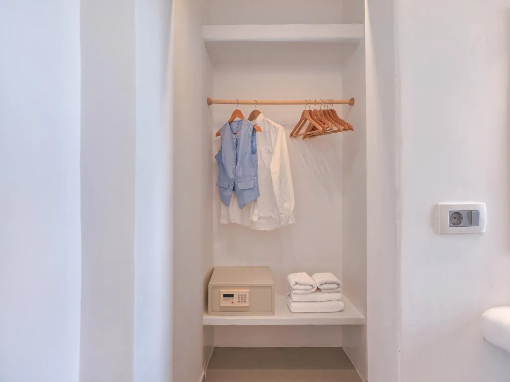 TWIN Accesible Deluxe  Room, Tatakis Design Hotel, Fira, Santorini