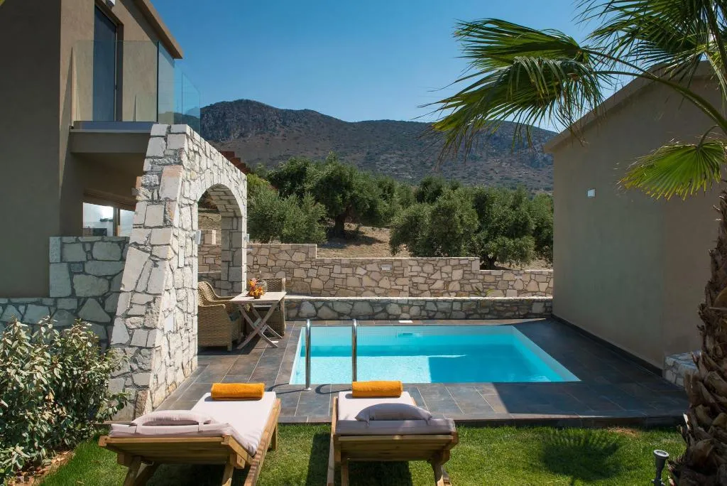 SUITE DELUXE WITH PRIVATE POOL Room, Diamond Village, Crete