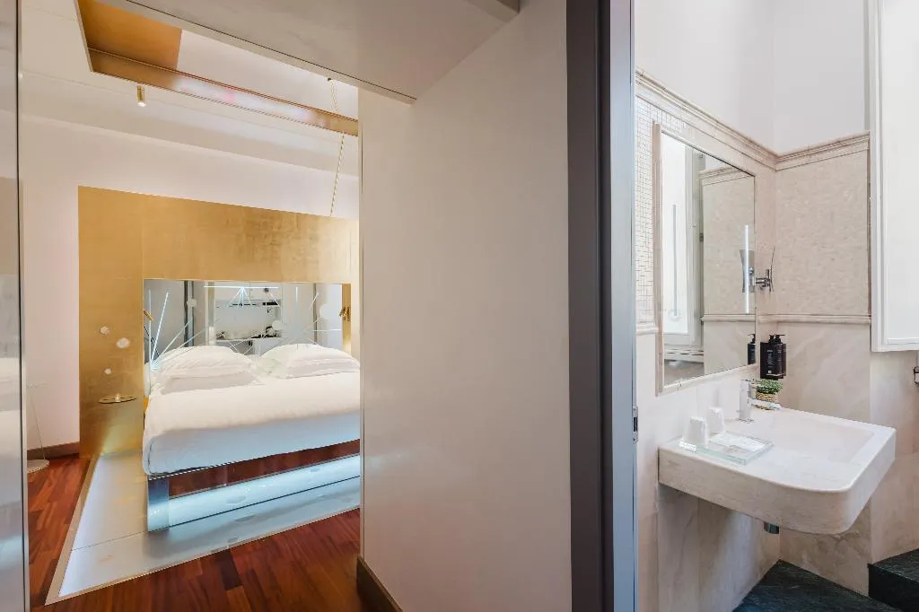 DOUBLE SUPERIOR Room, Hotel Trecento, Rome