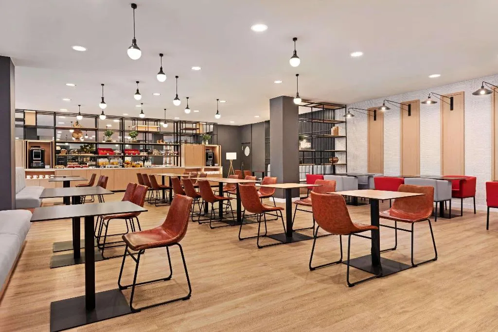 Restaurant, Ramada by Wyndham Valencia Almussafes, Valencia
