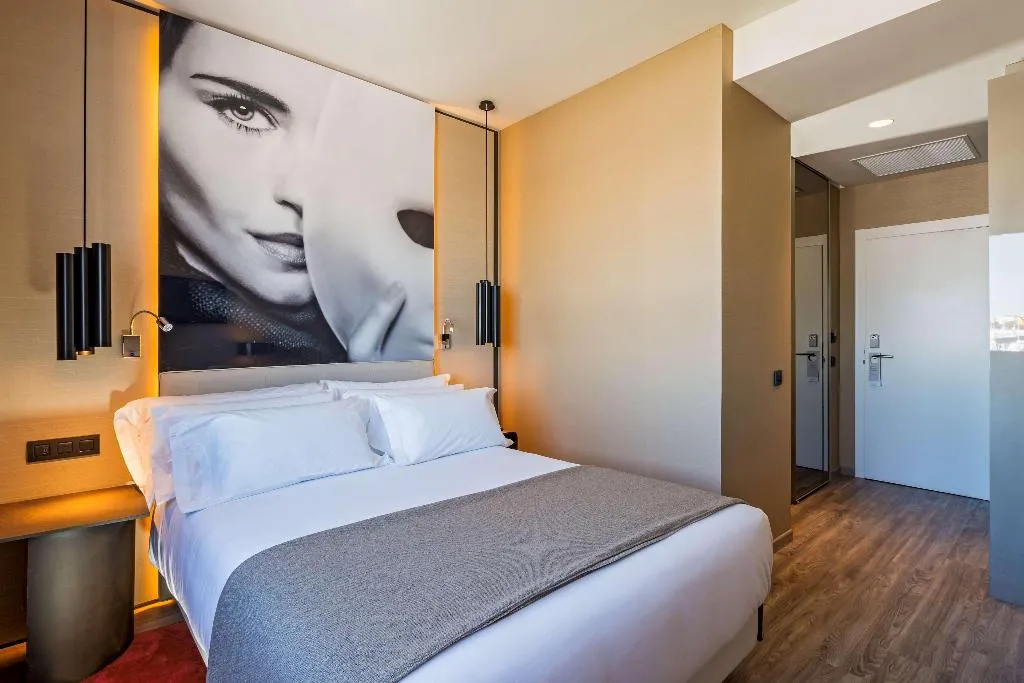 DOUBLE SUPERIOR Room, NH Collection Madrid Suecia, Madrid