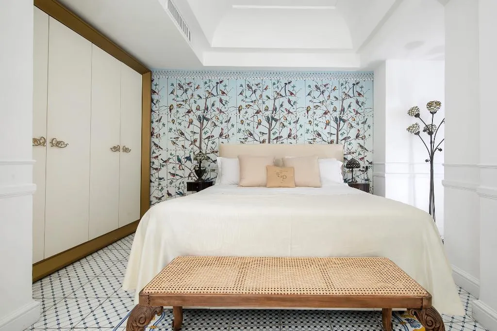 Double or Twin DELUXE GARDEN VIEW Room, Luxury Villa Excelsior Parco, Naples