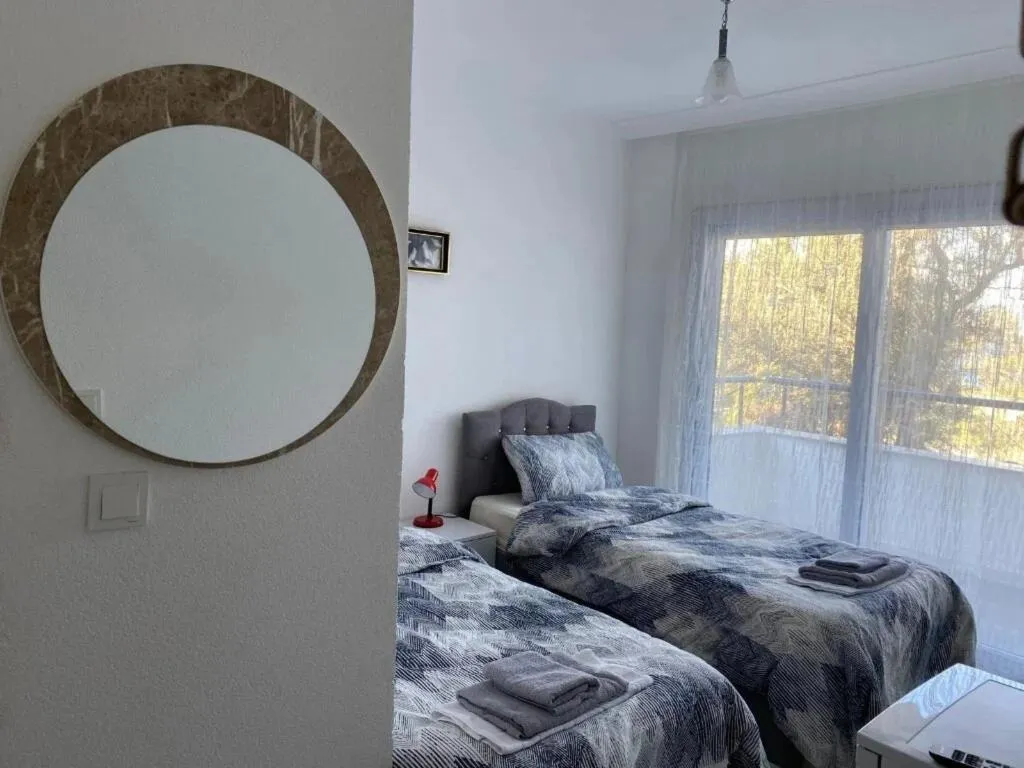 Room TWO KING BEDS Room, Harmony Blue Pansiyon, Izmir