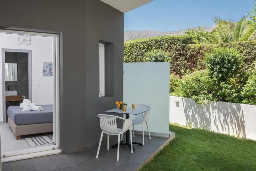 Room, Ria, Crete