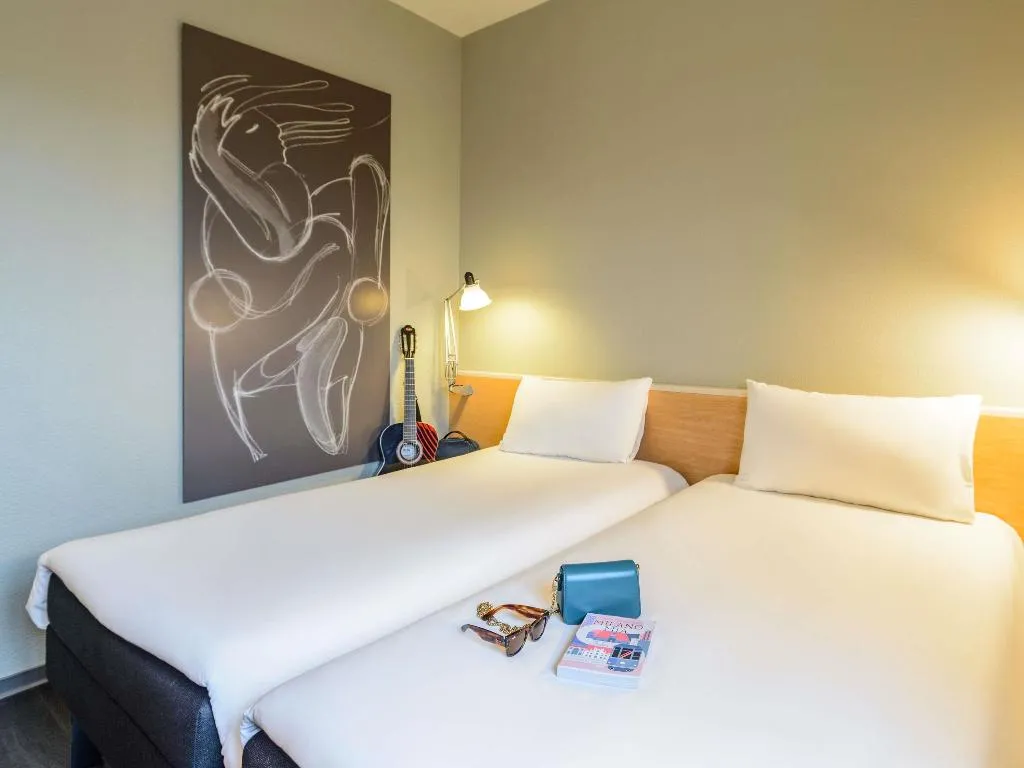 TWIN STANDARD Room, Ibis Milano Centro, Milan