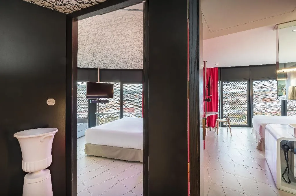 Room CONNECTING ROOM Room, Barcelo Raval, Barcelona