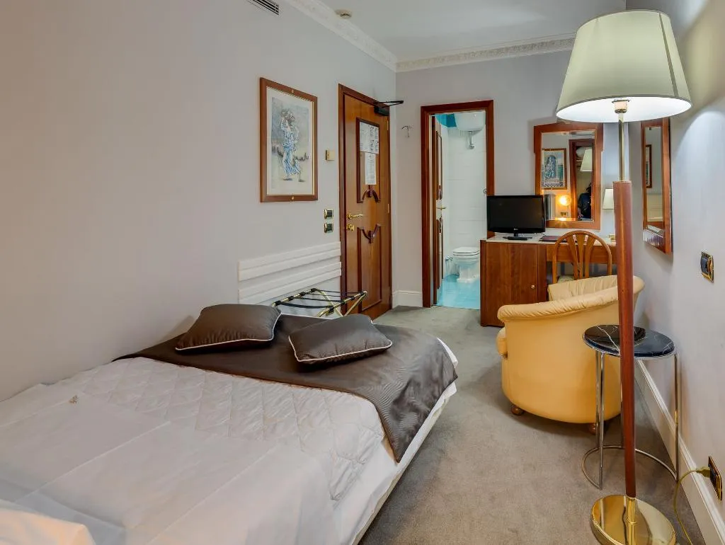 SINGLE STANDARD Room, Roma, Florence
