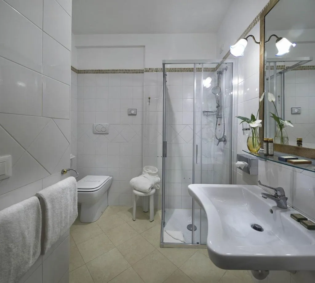 DOUBLE SUPERIOR WITH DOUBLE BED Room, La Locanda di Orsaria, Venice