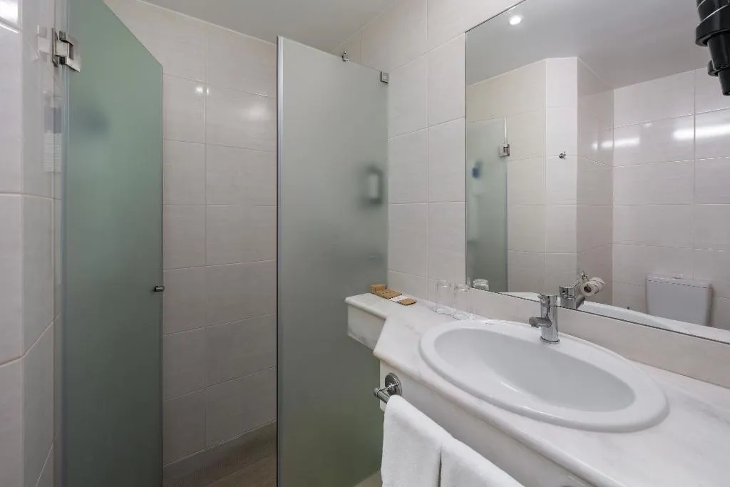 Double or Twin STANDARD Room, Madeira, Madeira