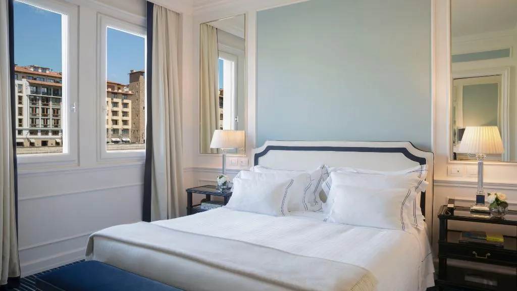 STUDIO RIVER VIEW Room, Hotel Lungarno, Florence