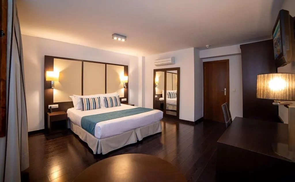 DOUBLE DELUXE GARDEN VIEW Room, Occidental Pueblo Acantilado, Costa Blanca