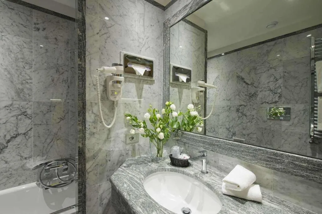 Room, Giolli Nazionale, Rome