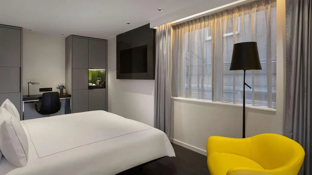Double or Twin SUPERIOR KING BED Room, Park Plaza Victoria Amsterdam, Amsterdam