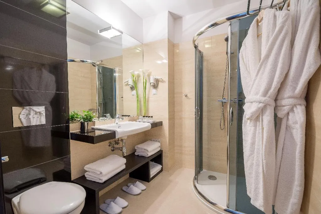 TRIPLE CLASSIC Room, Queen Boutique Hotel, Krakow