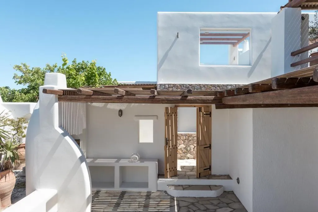 SUITE WITH JACUZZI Room, Anema Boutique Hotel &Villas Santorini, Santorini