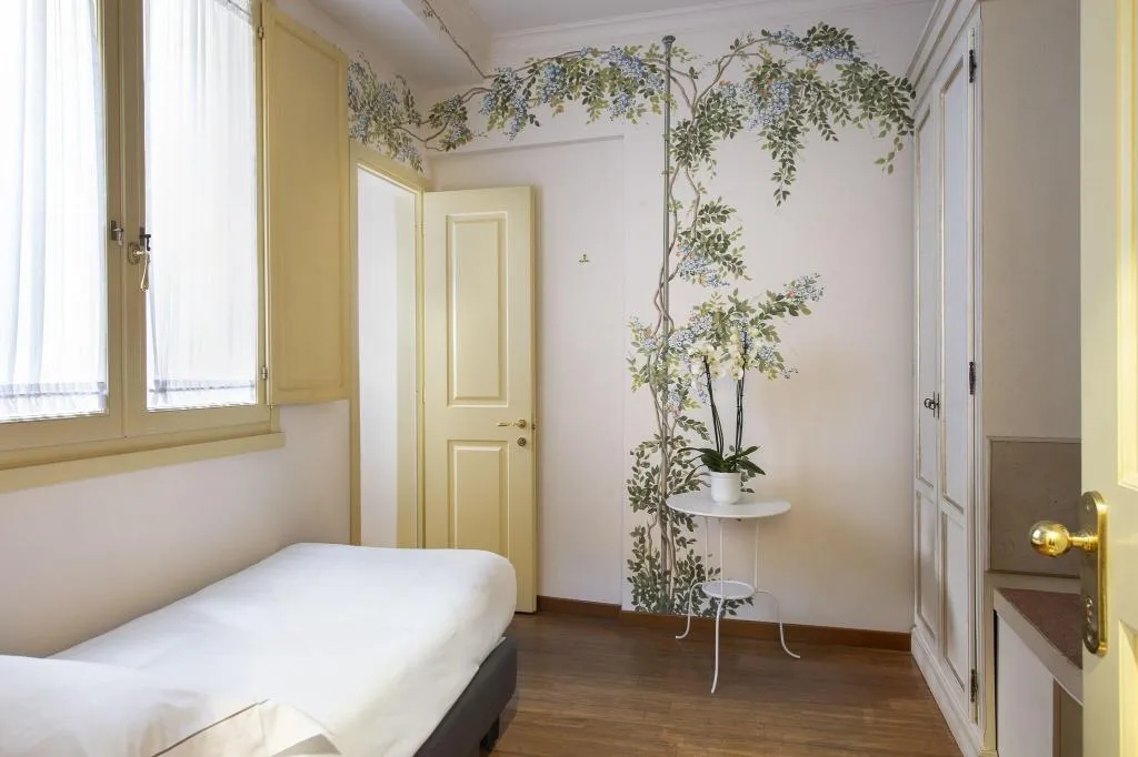 SINGLE STANDARD Room, Art Atelier, Florence