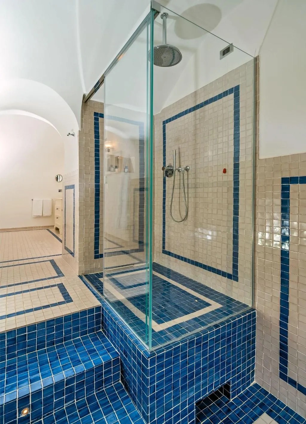 Room, Borgo Santandrea, Naples