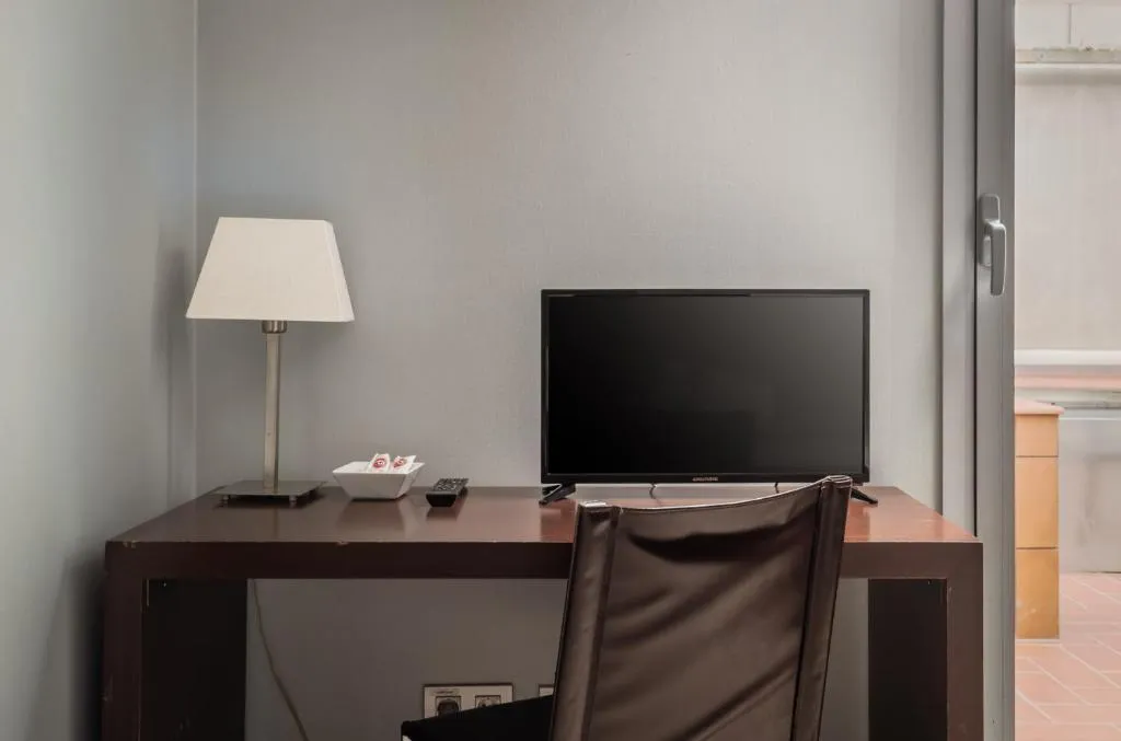 DOUBLE SINGLE USE STANDARD Room, Madanis Liceo, Barcelona