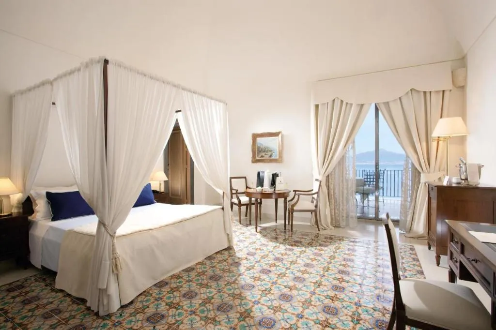 Room, Grand Hotel Angiolieri, Naples