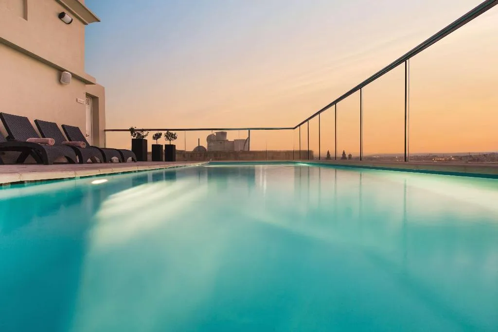 Pool, AX The Victoria, Malta