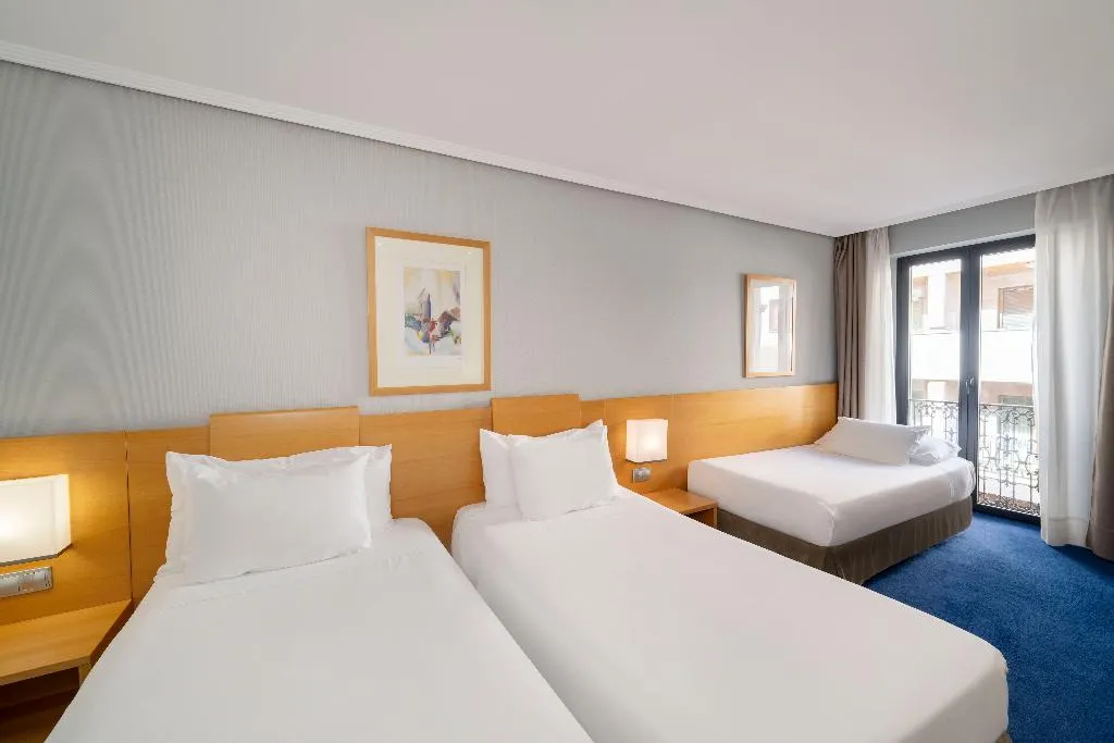 TRIPLE STANDARD Room, Eurostars Rey Alfonso X, Madrid