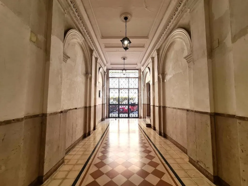 Lobby, Angelica, Naples