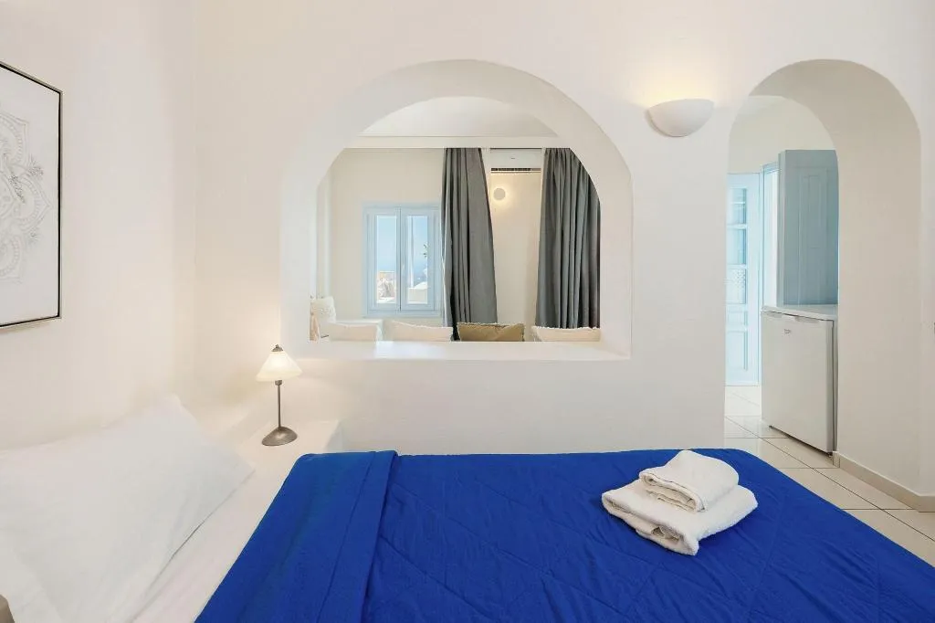 Room, Kastro Suites, Santorini