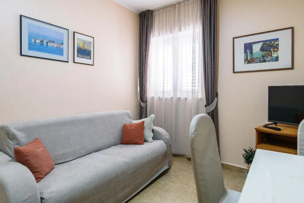 APARTMENT CAPACITY 2 ONE BEDROOM Room, Vila Curic, Dubrovnik